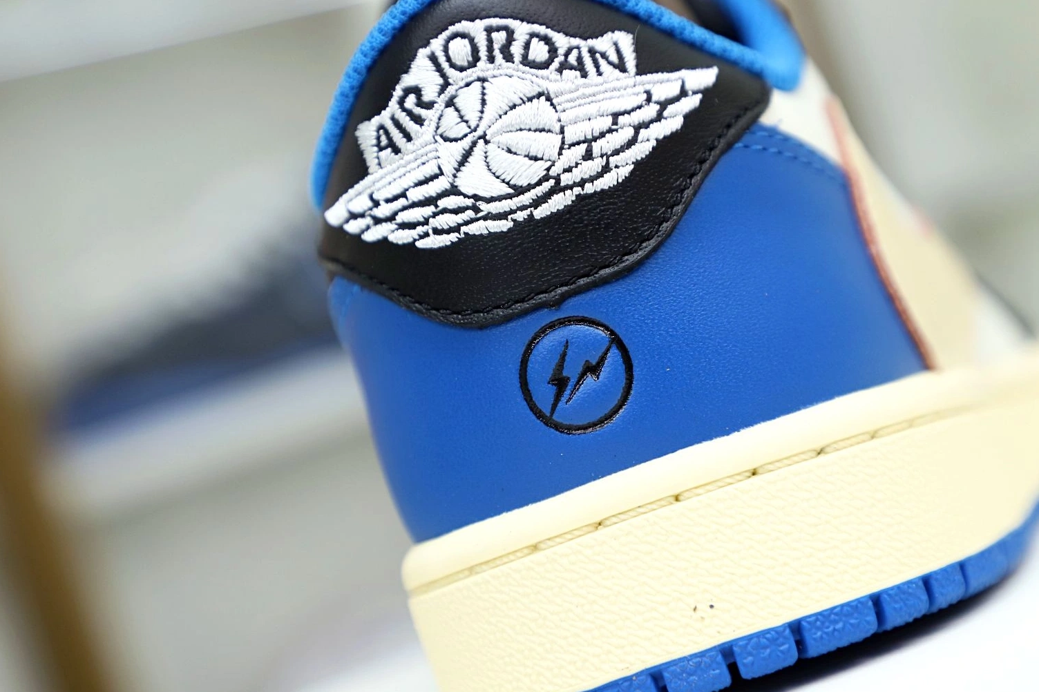 SCOTT 1 AIR FRAGMENT X JORDAN TRAVIS LOW DESIGN X 0311